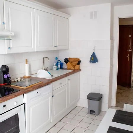 Chill Out Apartment, 2 Mins From