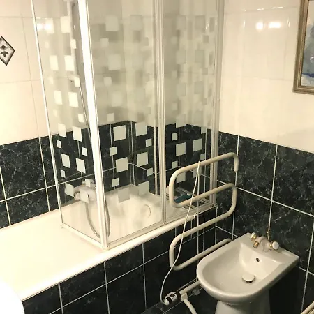 아파트 Chill Out Apartment, 2 Mins From *