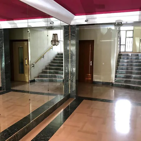 Chill Out Apartment, 2 Mins From Lejlighed *