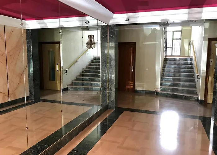 Chill Out Apartment, 2 Mins From Апартаменты *