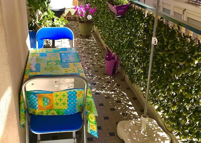 Chill Out Apartment, 2 Mins From * Nice