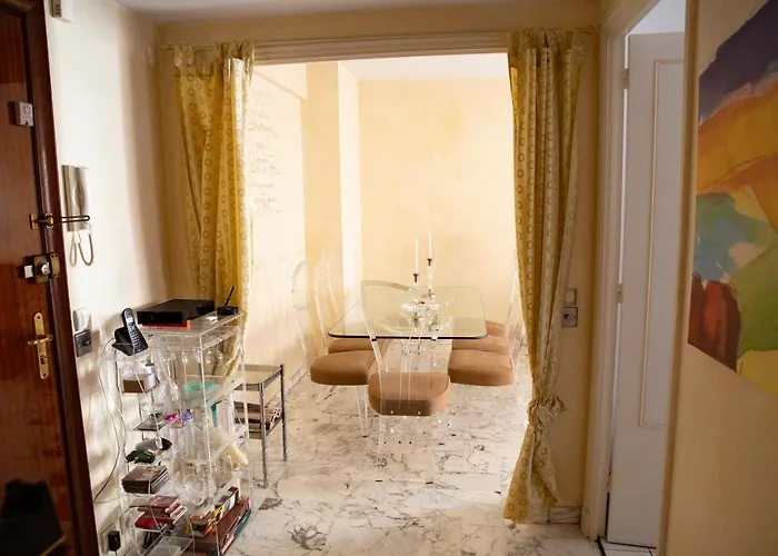 Chill Out Apartment, 2 Mins From 니스