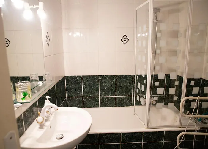 Chill Out Apartment, 2 Mins From * Nice