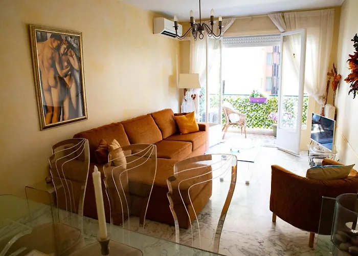 Chill Out Apartment, 2 Mins From Apartmán *